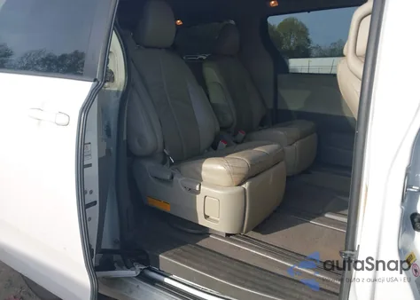 2012 Toyota Sienna Xle 7 Passenger z USA, uszkodzony, nr VIN 5TDDK3DC2CS043340